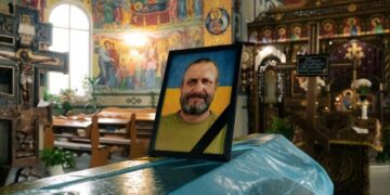 У Мукачеві попрощалися з полеглим Героєм Володимиром Напудою — Закарпаття