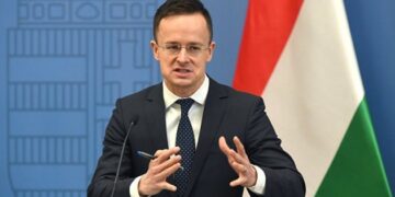 сійярто вже маніпулює “поверненням прав” угорців Закарпаття для блокування вступу України в ЄС