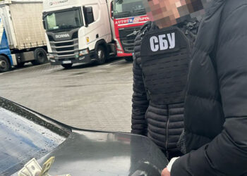 15 тисяч доларів за втечу: у Мукачеві затримали ділка з Львівщини –