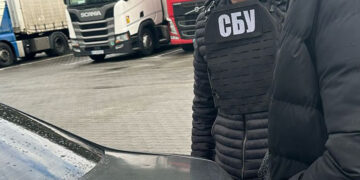 15 тисяч доларів за втечу: у Мукачеві затримали ділка з Львівщини –