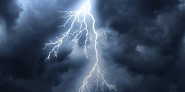 Частину області накриє негода: де будуть грози і шквали — Закарпаття