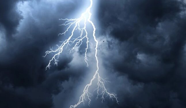 Частину області накриє негода: де будуть грози і шквали — Закарпаття