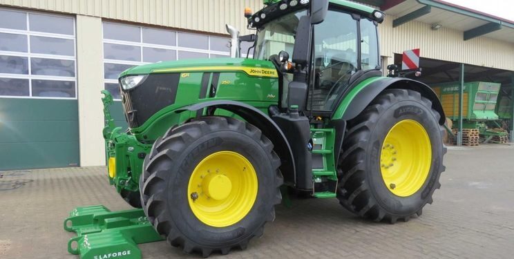 John Deere отримає вагу для двох топових моделей серії 6R – Техніка