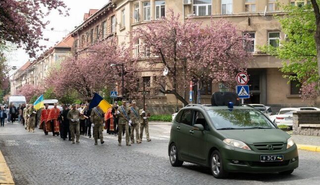 В Ужгороді попрощались із полеглим військовим — Закарпаття
