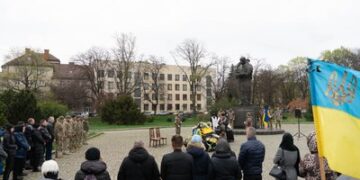 В Ужгороді прощалися із 45-річним, старшим стрільцем-оператором Русланом Тороповим — Ужгород
