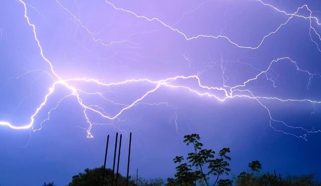 Область накриє негода: коли і де прогнозують грози та град — Закарпаття