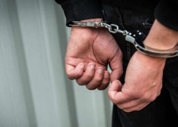 В Ужгороді чоловік нападав на перехожих — Закарпаття