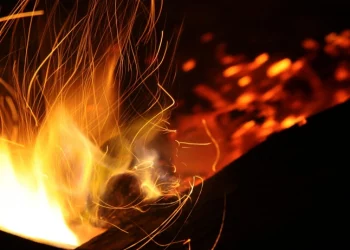 У Мукачеві пожежники врятували чоловіка — Закарпаття