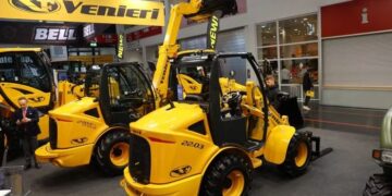 Venieri показала перший гібридний мінінавантажувач – Техніка