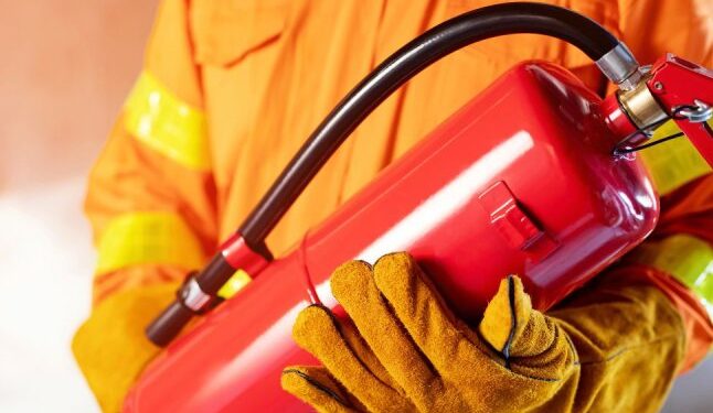 Пожежа у Мукачеві: неподалік центру горів магазин — Закарпаття