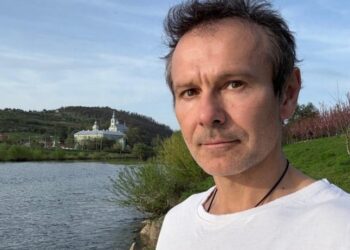 Святослав Вакарчук приїхав у Мукачево і замилував фотографіями на фоні сакур — Закарпаття