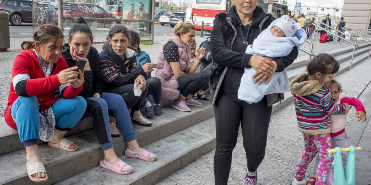 Австрія вимагає скасувати пільги для українських переселенців через зростання кількості ромських біженців із Закарпаття –