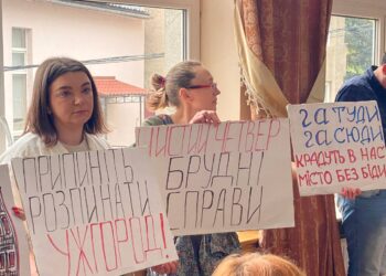 Через суспільний резонанс мер Ужгорода зняв з розгляду частину “інфраструктурних” проєктів рішень по землі (ФОТО)