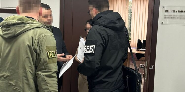 Чиновники Ужгородської міськради виплатили приватній фірмі 8 млн грн за будівництво, яке навіть не почалося – БЕБ (ФОТО) (ДОПОВНЕНО)