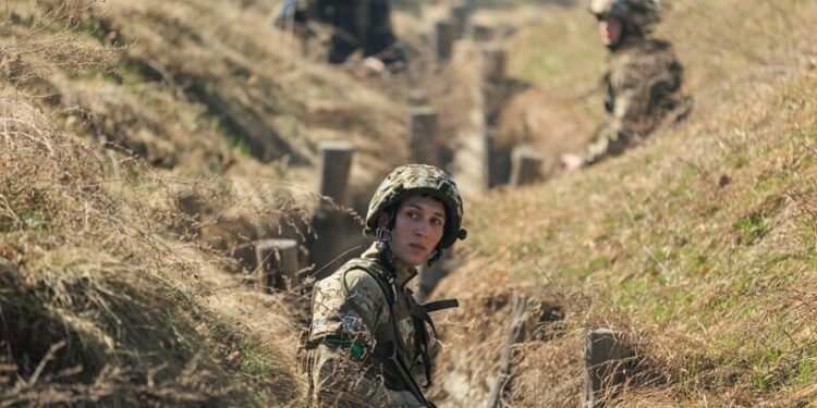 ДБР підозрює високопосадовців ЗСУ в хабарях за переведення бійців у тил