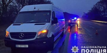 ДТП на трасі “Київ-Чоп”: закарпатський водій мікроавтобуса травмував пенсіонера –