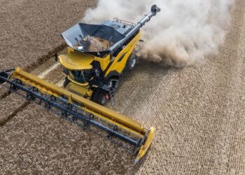 New Holland святкує 50 років двороторних комбайнів – Техніка