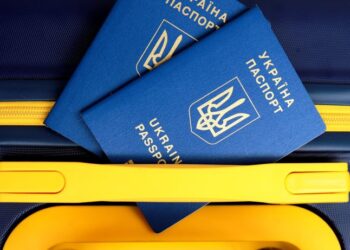 Із 30 квітня вже не можна: для українців, які виїхали за кордон, вводять важливі зміни — Закарпаття