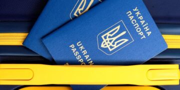 Із 30 квітня вже не можна: для українців, які виїхали за кордон, вводять важливі зміни — Закарпаття