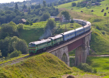 Як туристам доїхати потягом до Ужгорода під час будівництва євроколії
