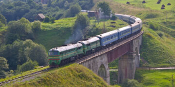 Як туристам доїхати потягом до Ужгорода під час будівництва євроколії