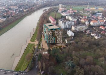 Мінкульт раптом перестав бачити порушення вимог законодавства при спорудженні 13-поверхівки у центрі Ужгорода