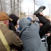 Митингующие бросили гендиректора больницы в мусорный бак в пригороде Житомира – видео – Здоров’я