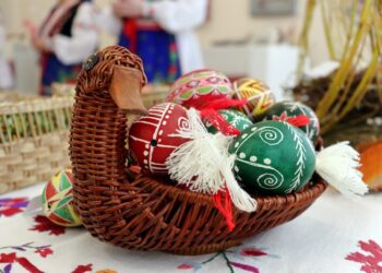 На виставці-ярмарку в ужгородському скансені можна побачити близько 700 писанок, 300 з яких можна придбати (ВІДЕО)