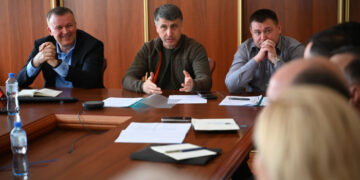 На Закарпатті обговорили розвиток розподіленої генерації електроенергії з підприємцями та фахівцями ЕКУ