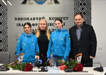 “Нас не було вдома 99 днів”: франківські фрістайлерки Ангеліна Брикіна та Оксана Яцюк про перемоги на міжнародній арені – Спорт