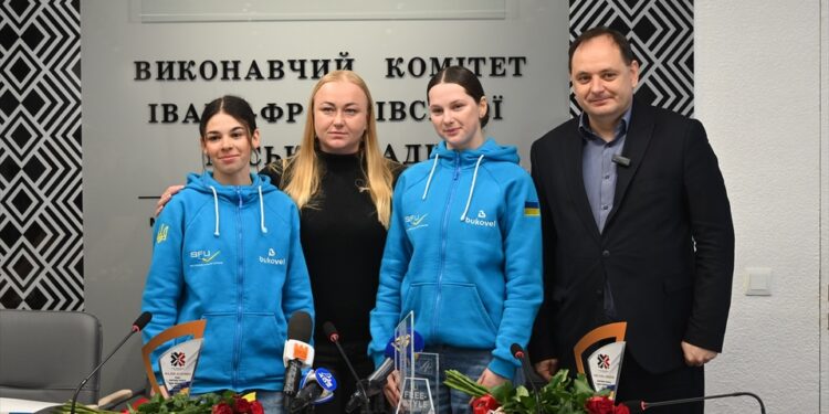 “Нас не було вдома 99 днів”: франківські фрістайлерки Ангеліна Брикіна та Оксана Яцюк про перемоги на міжнародній арені – Спорт