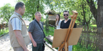 Пленер «Рожевий цвіт» надихав і активізував художників до творчості просто неба