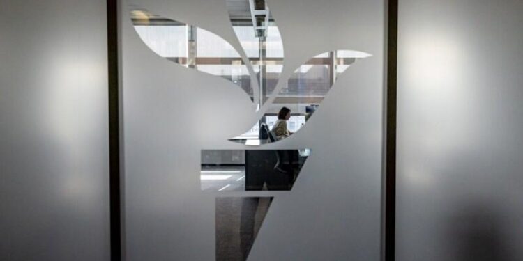 “Радіо Свобода” скорочує мовлення й відправляє у простій частину співробітників