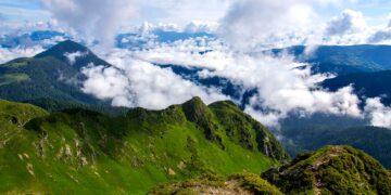 Рятувальники шукають українського туриста, який заблукав у румунських горах –