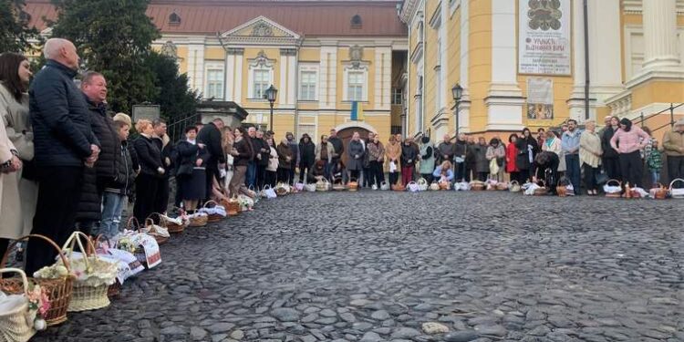 Розклад святкових богослужінь на Великдень у храмах Ужгорода та Мукачева