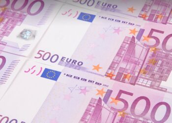 Справу тячівця, що налагодив продаж фальшивих купюр номіналом 500 євро, передано до суду