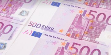 Справу тячівця, що налагодив продаж фальшивих купюр номіналом 500 євро, передано до суду