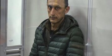 Суд дозволив ексрозвіднику Червінському зняти електронний браслет і повернув закордонний паспорт