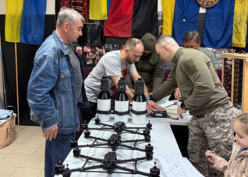“Так ми продовжуємо справу Данила Богуславського”: закарпатські волонтери передали захисникам 27 дронів