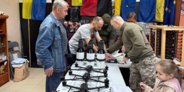 “Так ми продовжуємо справу Данила Богуславського”: закарпатські волонтери передали захисникам 27 дронів