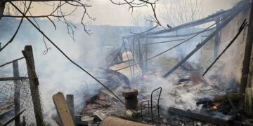 У Кальнику на Мукачівщині згорів хлів на приватному обійсті (ФОТО)