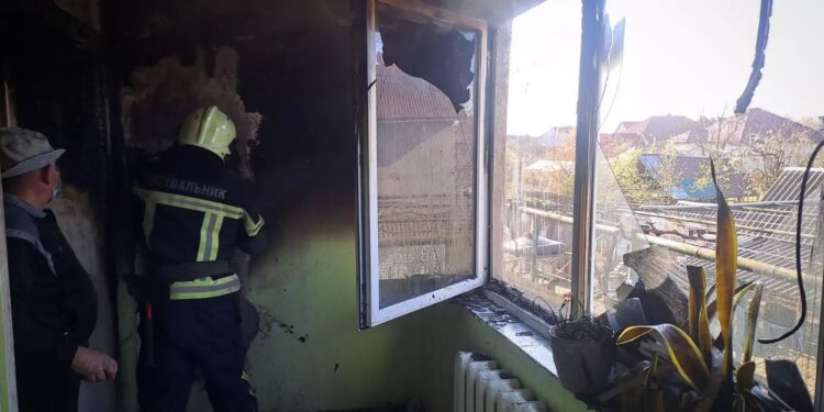 У Королеві “димів” будинок, власник надихався диму (РОЗШИРЕНО) (ФОТО)