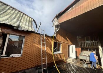 У Сокирниці на Хустщині через стало коротке замикання загорівся будинок (ФОТО)