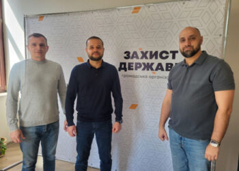 Унікальні імпланти з Мукачева: виробництво, що допомагає повертати військових до життя, шукає нових працівників