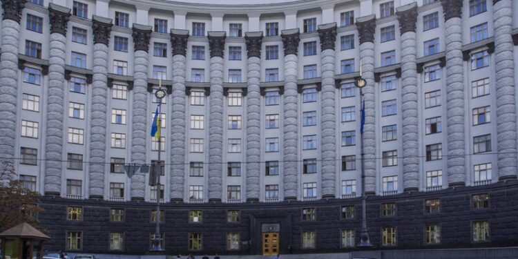 Уряд розширив список підприємств, працівники яких підпадають під бронювання