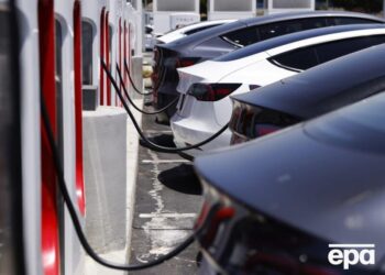 В “Укравтопромі” заявили, що в Україні зростає попит на електрокари, серед найпопулярніших уживаних – Tesla