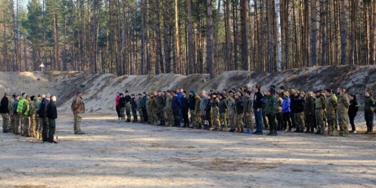 В Україні створять центри підготовки цивільних до протидії ворогу