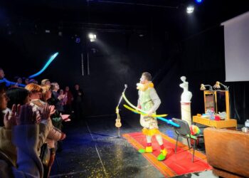 В Ужгороді стартував V-й Всеукраїнський фестиваль камерного театрального мистецтва “Під цвітом сакури” (ФОТО)