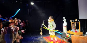 В Ужгороді стартував V-й Всеукраїнський фестиваль камерного театрального мистецтва “Під цвітом сакури” (ФОТО)