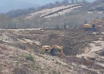 ВІДЕОФАКТ. “Жахливо, шакали, жесть, страшно”: закарпатці про будівництво ВЕС, яке незаконно розпочалося на полонині Руна